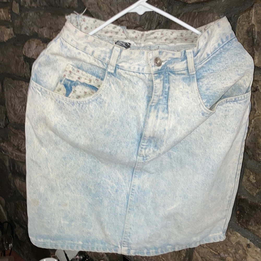 Breaker Jeans stonewashed 5 pocket Vintage denim skirt. Size 11.